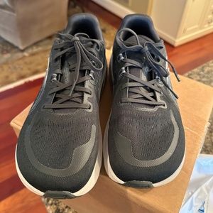 Women's Altra Paradigm 7 Size 10